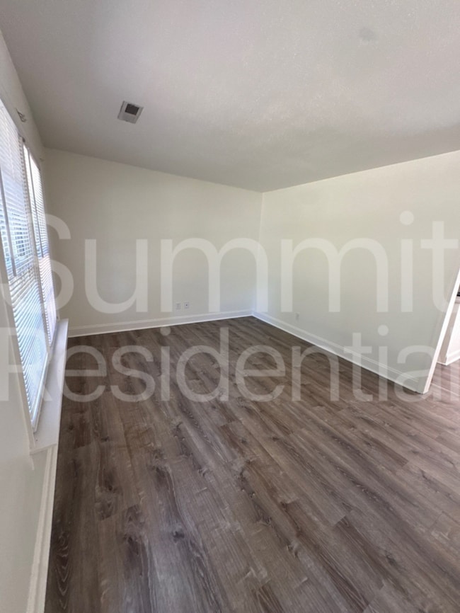 Photo - 503 Berkeley Dr