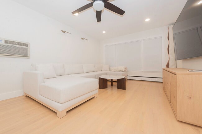 Photo - 4030 N Mozart St Unit 2N