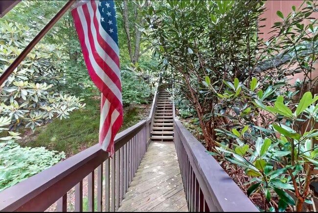 Building Photo - 1039 Charter Hills Rd Rental