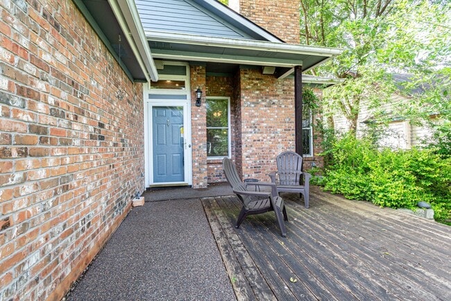 Photo - 2109 Castle View Dr