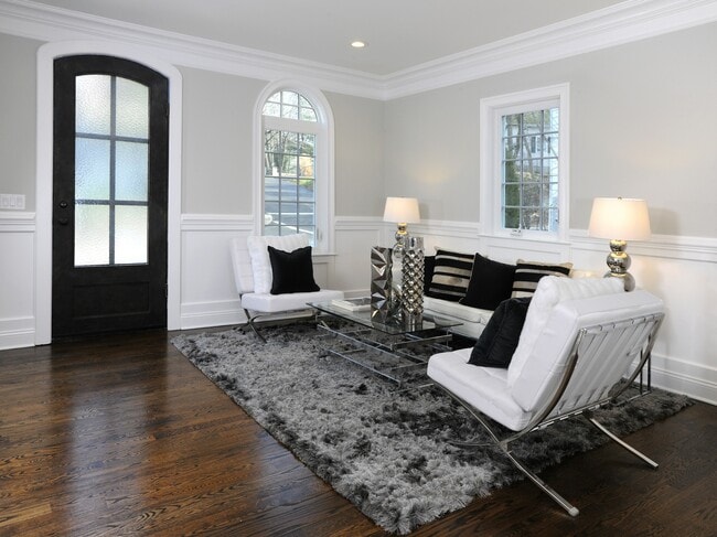 Photo - 200 Davis Ave