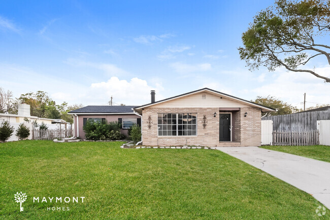 Building Photo - 4-Bedroom Home in Lakeland, FL!