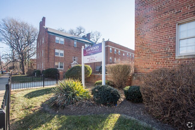 Linwood Apartments