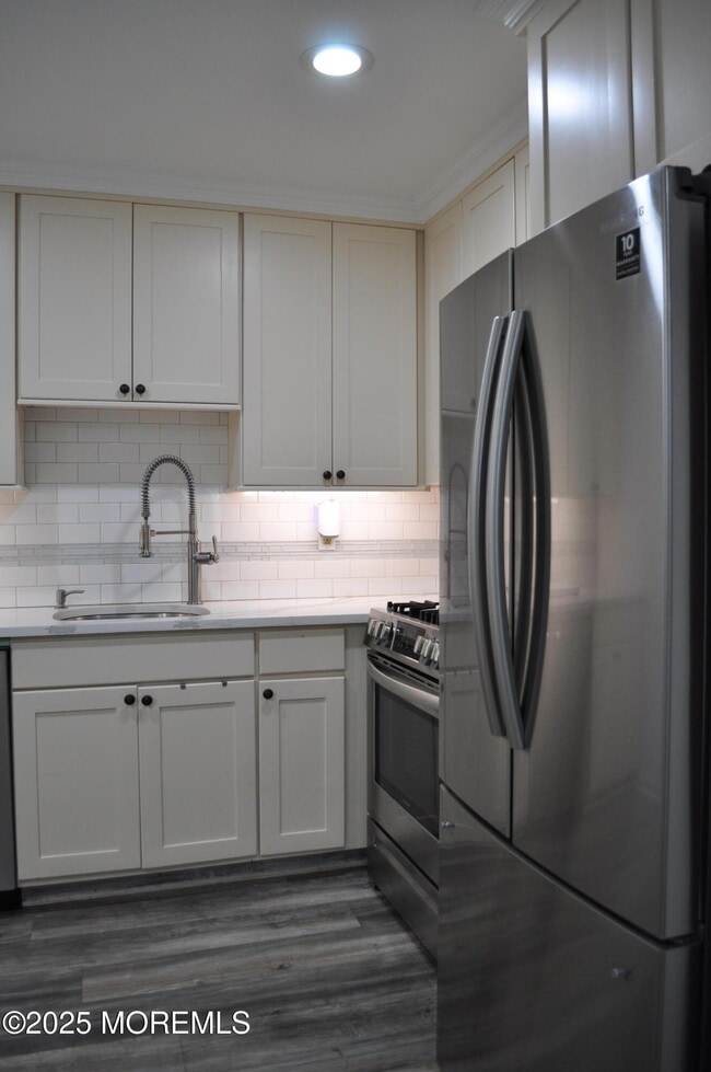 Photo - 704 Violet Ln