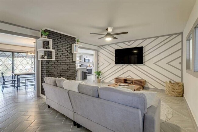 Photo - 1944 Cindy Dr