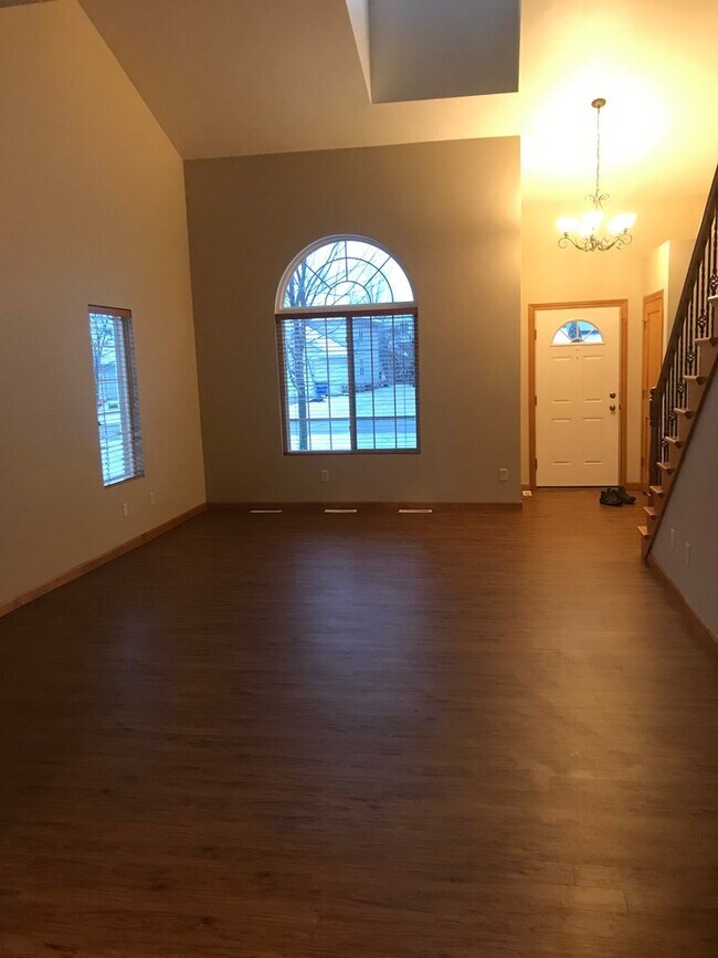 Photo - 2100 River Point Ct Unit 2098 River Point Ct