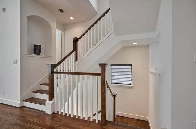 Photo - 1416 Ruthven St