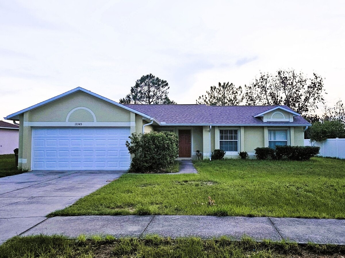 Bright & Spacious 3-Bedroom Home in the Heart of Clermont! - Bright & Spacious 3-Bedroom Home in the Heart of Clermont!