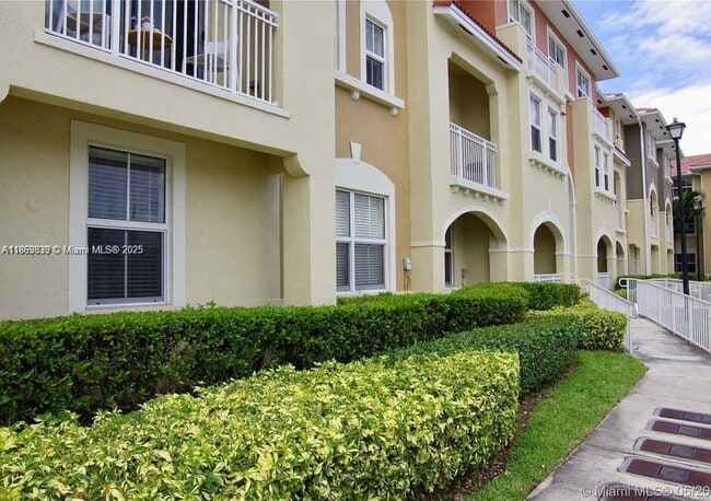 Photo - 10885 NW 89th Terrace Unit 202