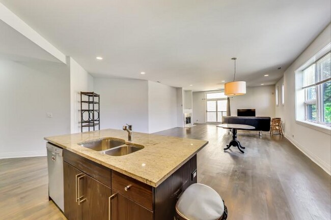 Photo - 5771 N Ridge Ave