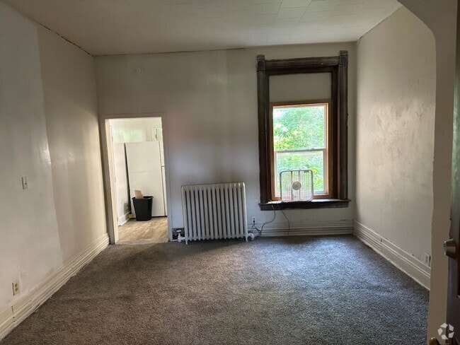 Building Photo - "Charming 1-Bedroom Haven in Duluth's Hear... Rental