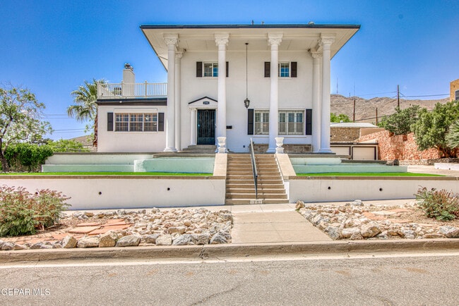 Building Photo - 1701 Elm St