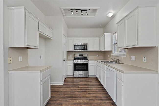 Photo - 204 Mallard Cove