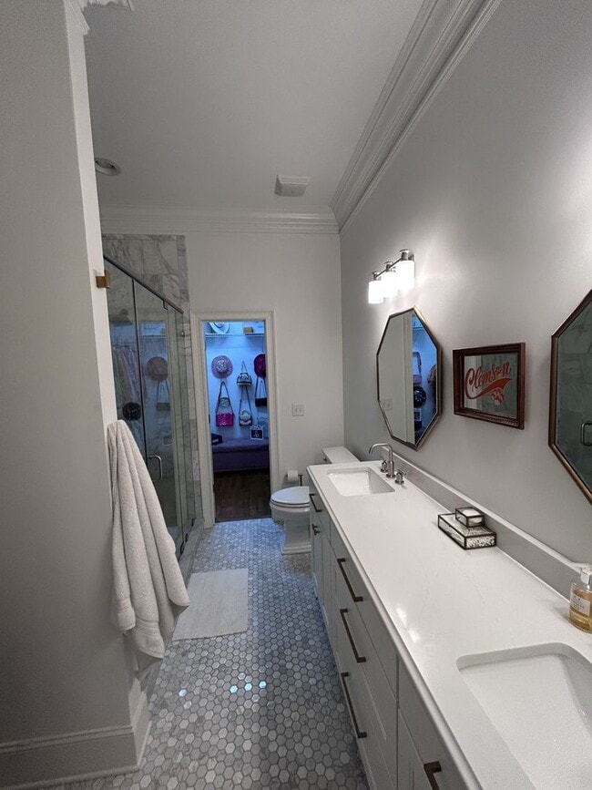 Photo - 212 Village Walk Ln