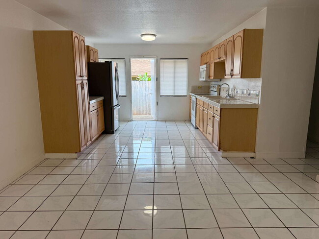 Photo - 2BD/1BA Duplex in Pearl City – Parking, In-Unit W/D