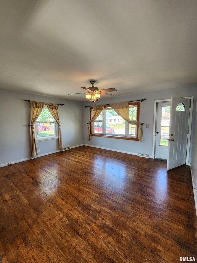 Photo - 3235 W 16th St