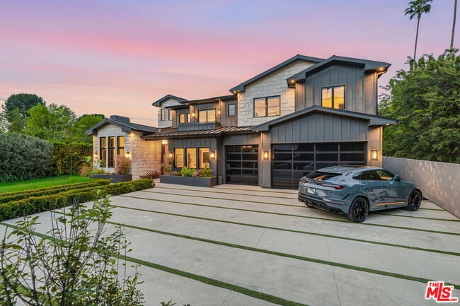 Building Photo - 16657 Oldham St