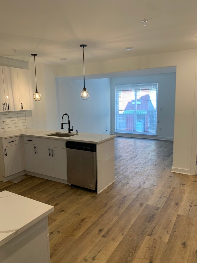 Photo - 2416 Clifford St