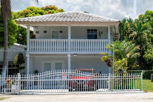Building Photo - 16990 NE 5th Ct Unit 2