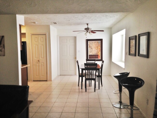 13307 Oak Ledge Dr