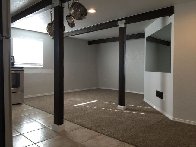 Photo - 150 W 10th St