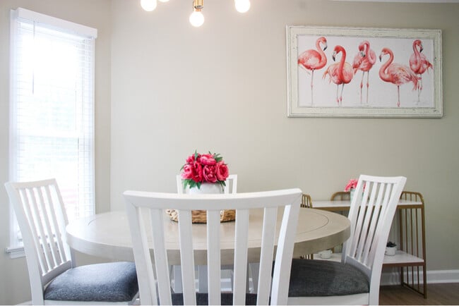 Photo - 624 E Pine Ave