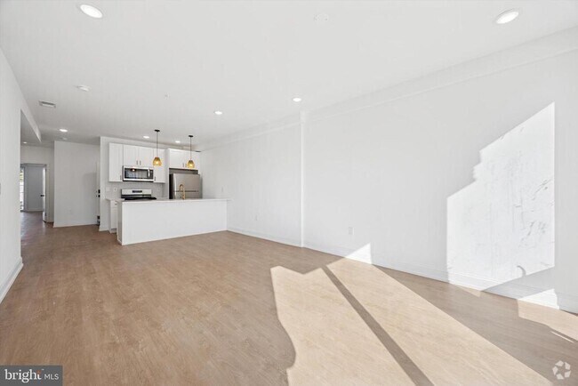 Building Photo - 1614 Ridge Ave Unit 501 Rental