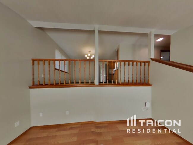 Photo - 835 S 76th St