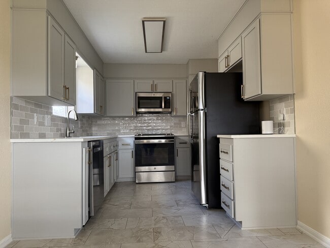 Photo - 1409 Opal Rd