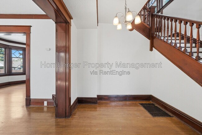 Photo - 1128 W Spofford Ave