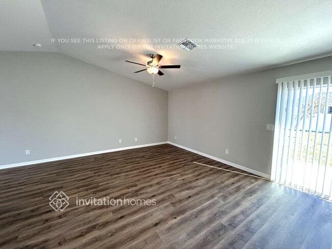 Photo - 465 NE 2nd Ave