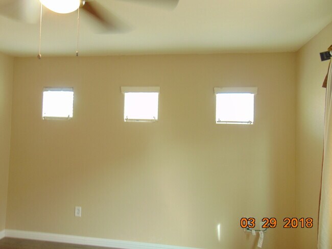 Photo - Look at Me...  I'm for Rent !