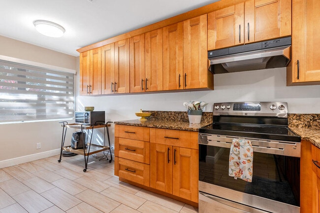 Photo - 4143 Palm Forest Dr N