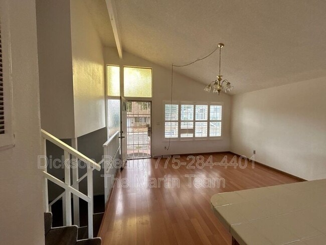 Photo - 306 E Quail St