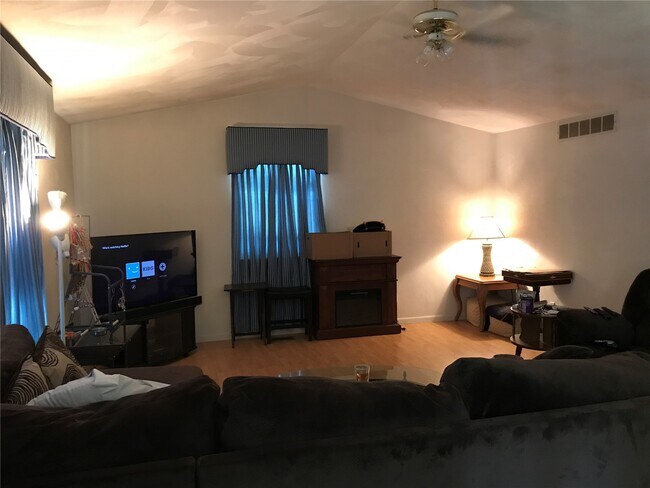 Photo - 102 S Riebeling St