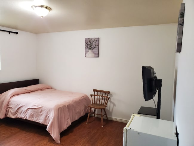 Photo - 627 Sir Michael Dr