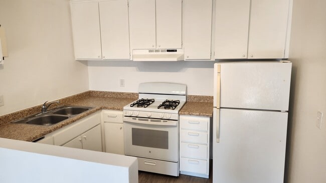 Photo - 15400 La Mirada Blvd