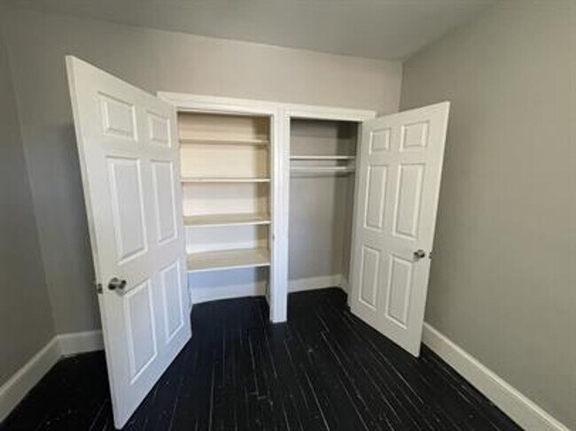 Photo - 631 Roosevelt Ave Unit 2