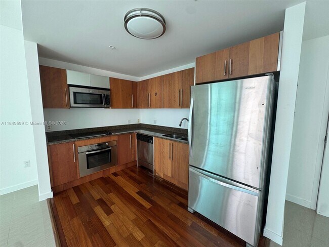 Photo - 300 S Biscayne Blvd Unit T-3109