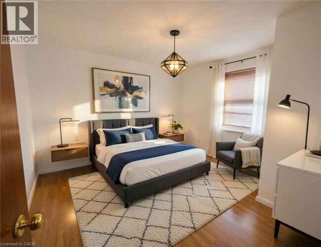 Photo - 83 E 41st St
