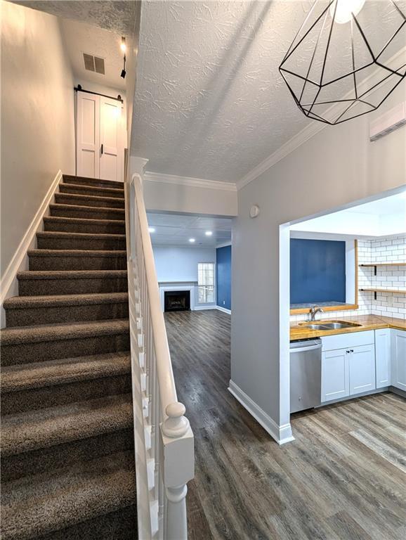 Photo - 906 Wedgewood Way