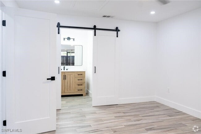 Building Photo - 6360 Royal Woods Dr Rental