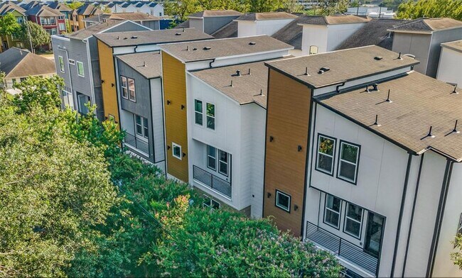 Photo - 602 W 28th St Casa