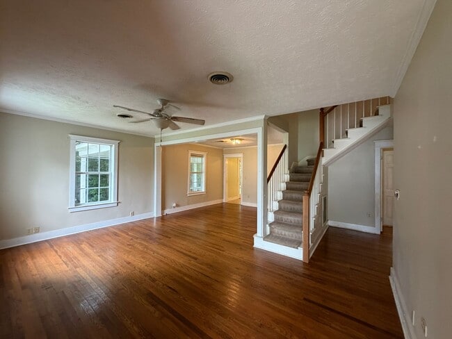 Photo - 207 Goodman Pl