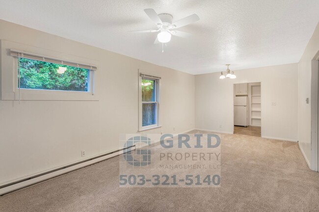 Building Photo - Spacious 4 Bedroom Single Family Home- Sou...