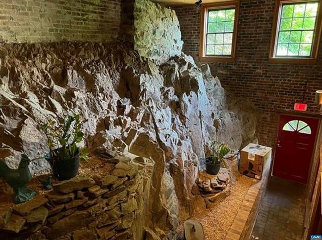 Building Photo - Historic Woolen Mills Mill House