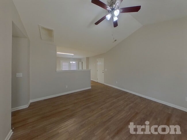 Photo - 705 Continental Dr