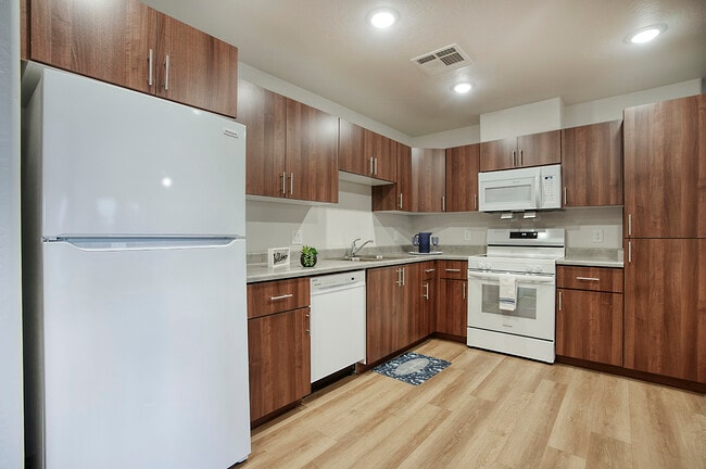 Building Photo - Centerline on Glendale Phase II Rental