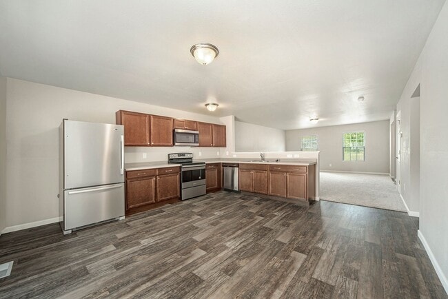 Photo - Newer Home for Lease!