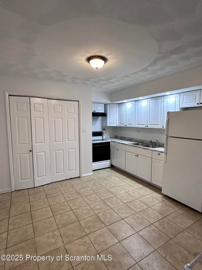 Photo - 1215 Lori Dr